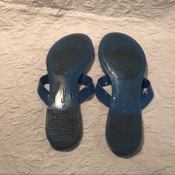 Salvatore Ferragamo Farelia Jelly Flat Bow Sandals - Picture 7 of 8